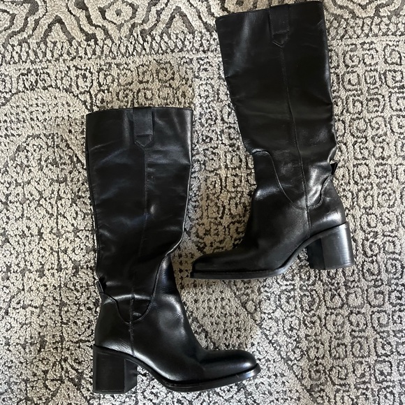 Zara Block Heel Boots - Picture 2 of 12